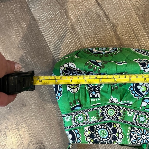 Vera Bradley Handbag Small Hannah Retired print Cupcakes Green Quilted P… - Picture 5 of 8